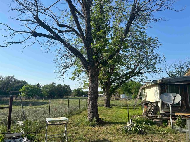 104 Shawnee St, House other with 3 bedrooms, 2 bathrooms and null parking in Cherokee TX | Image 30