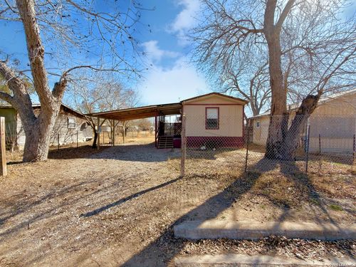 613 Avenue J, Poteet, TX, 78065-5433 | Card Image