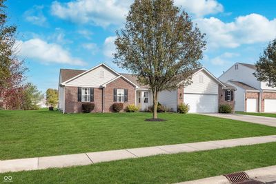 8692 Claverdon Lane, House other with 3 bedrooms, 2 bathrooms and null parking in Avon IN | Image 2