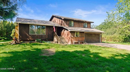 10806 Summitview Rd, Yakima, WA, 98908-8703 | Card Image