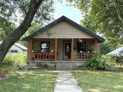 912 E 10th St, Pittsburg, KS, 66762-4328 | Card Image