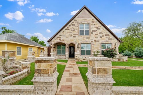 2104 Wellington St, Greenville, TX, 75401-2941 | Card Image