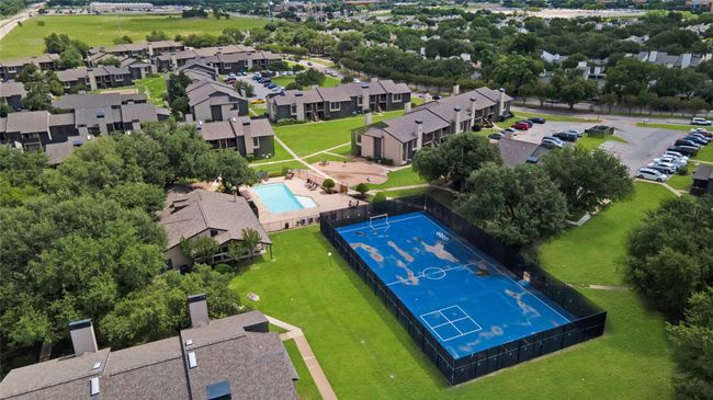 9818 Amberton Pkwy, Townhouse with 3 bedrooms, 3 bathrooms and null parking in Dallas TX | Image 32