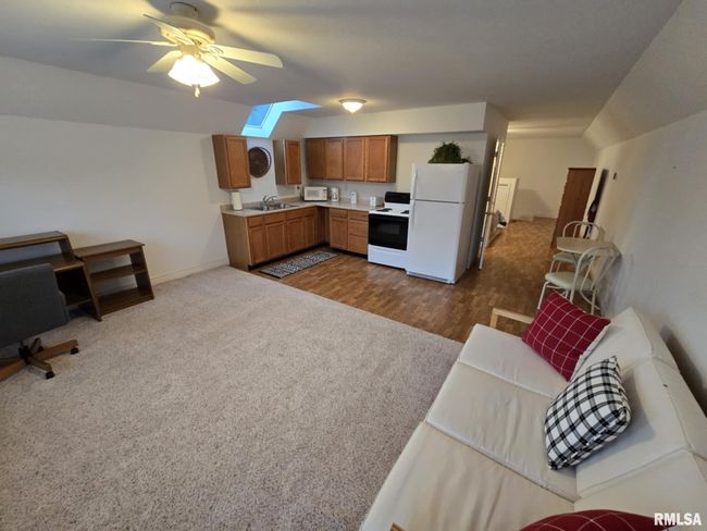 14327 Mcraven Ln, House other with 4 bedrooms, 4 bathrooms and null parking in Mount Vernon IL | Image 53