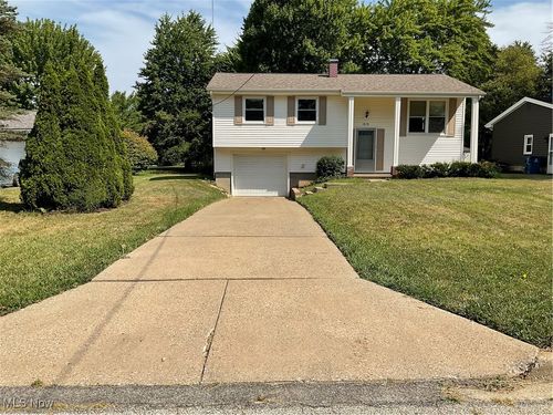 1828 Basil Ave, Youngstown, OH, 44514-1314 | Card Image
