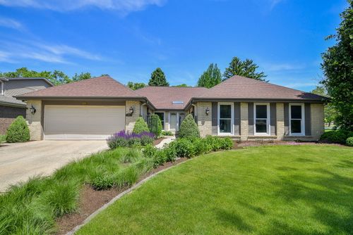 588 Williamsburg Rd, Glen Ellyn, IL, 60137-6721 | Card Image