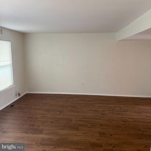 9019 Continental Pl, Hyattsville, MD, 20785-4733 | Card Image