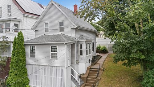 91 Oakwood Ave, Lynn, MA, 01902-1561 | Card Image