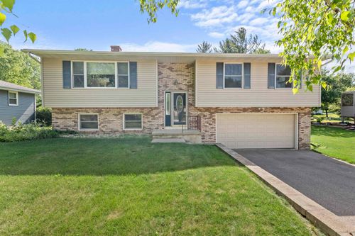 634 Cresthaven Drive, Cottage Grove, WI, 53527 | Card Image
