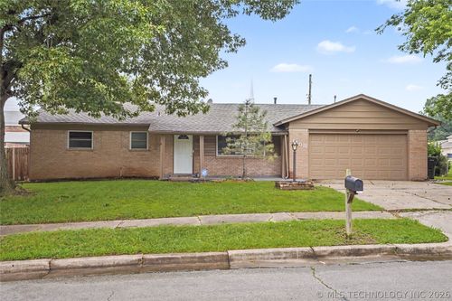 1158 N Hickory Pl, Broken Arrow, OK, 74012-1631 | Card Image