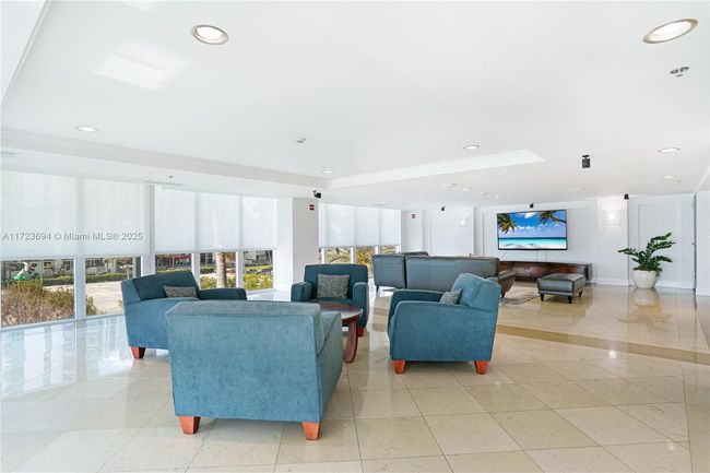 APT-704 - 1155 Brickell Bay Dr, Condo with 3 bedrooms, 2 bathrooms and null parking in Miami FL | Image 75