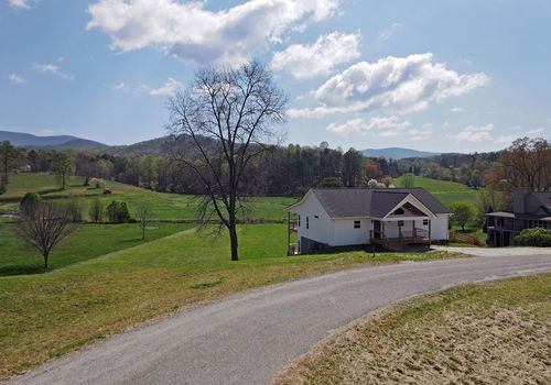 397 Everetts Vw, Blairsville, GA, 30512-6129 | Card Image