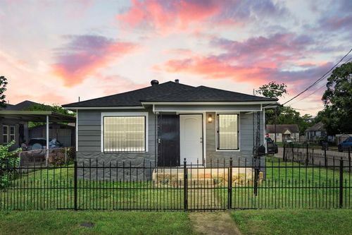 5519 Chapman St, Houston, TX, 77009-1523 | Card Image