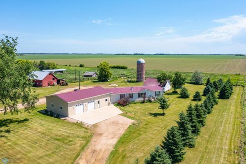 8070 151st Ave Se, Wyndmere, ND, 58081-9534 | Card Image