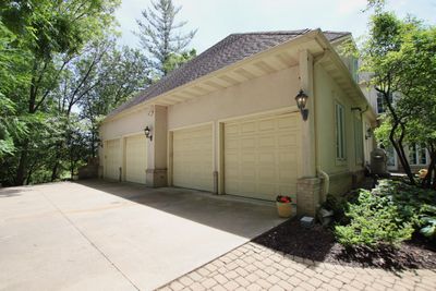 364 Ledgewood Dr, House other with 4 bedrooms, 5 bathrooms and null parking in Fond Du Lac WI | Image 3