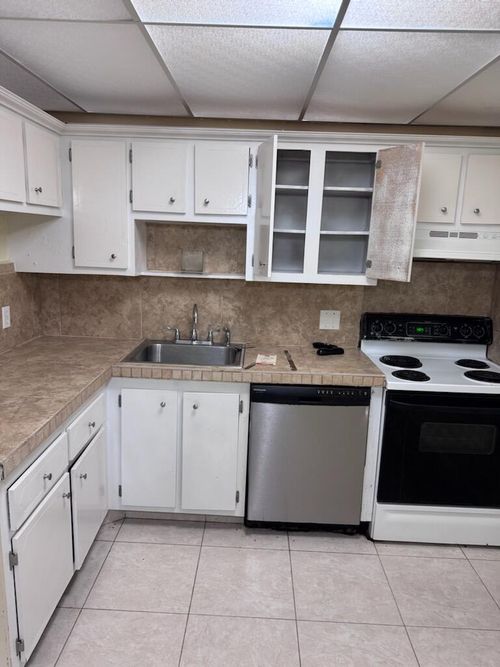 108-1010 Country Club Dr, Margate, FL, 33063-3215 | Card Image