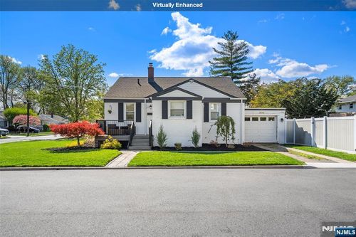 51 New Jersey Ave, Bergenfield, NJ, 07621-1324 | Card Image