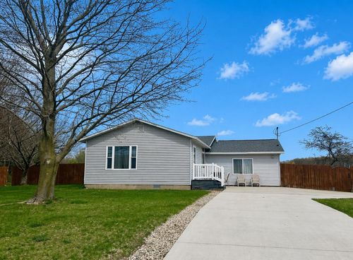 1422 E Chauvez Rd, Scottville, MI, 49454-9758 | Card Image
