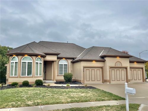 8636 N Utica Ave, Kansas City, MO, 64153-1681 | Card Image
