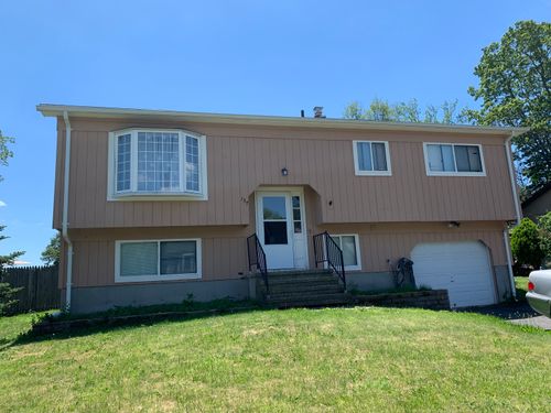 137 Bluebird Dr, Naugatuck, CT, 06770-5109 | Card Image