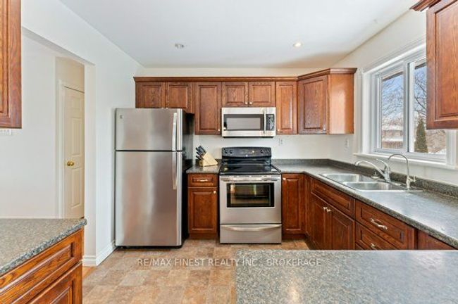 34 Centre St, House other with 4 bedrooms, 2 bathrooms and 3 parking in Newburgh ON | Image 8