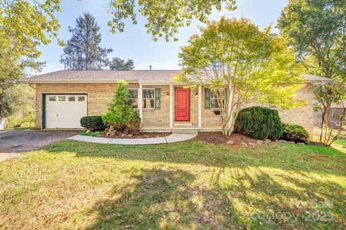 9 Guinevere Ct, Asheville, NC, 28806-2036 | Card Image