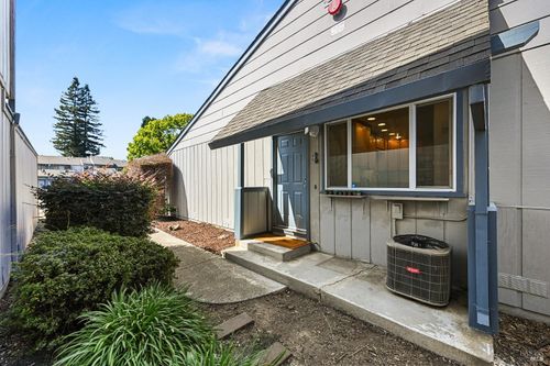 6 Conifer Sq, Rohnert Park, CA, 94928-2728 | Card Image