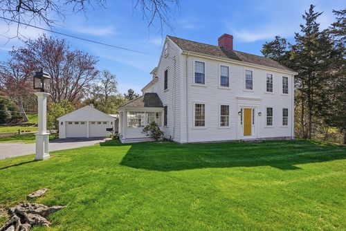 215 Prospect St, Hingham, MA, 02043-3468 | Card Image