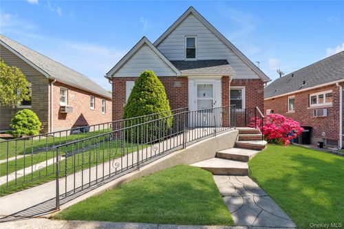 172-15 Effington Ave, Flushing, NY, 11358-3721 | Card Image