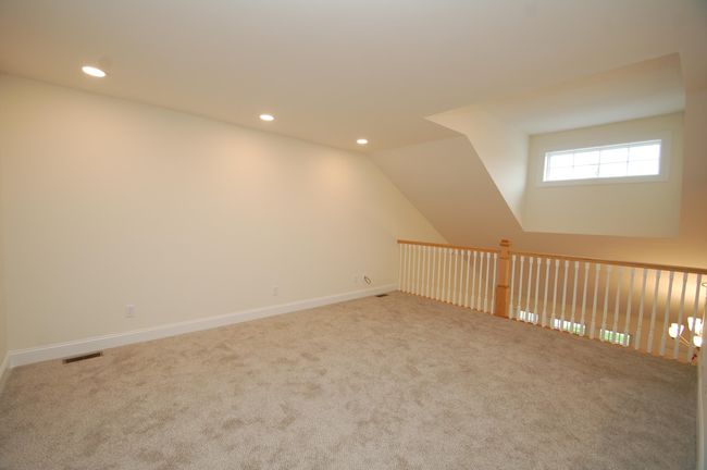9D - 8 Chesterfield Lane, Condo with 2 bedrooms, 3 bathrooms and null parking in Londonderry NH | Image 9