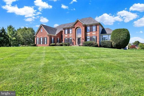 152 Parsons Ln, NEWTOWN, PA, 18940-4123 | Card Image