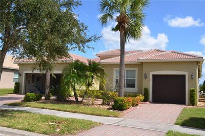 16206 Diamond Bay Drive, House other with 3 bedrooms, 3 bathrooms and null parking in Wimauma FL | Image 1