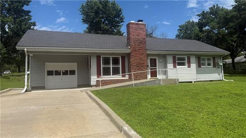809 Anderson St, Warrensburg, MO, 64093-2566 | Card Image