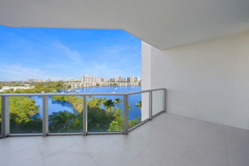 808-17301 Biscayne Blvd, Aventura, FL, 33160-4899 | Card Image