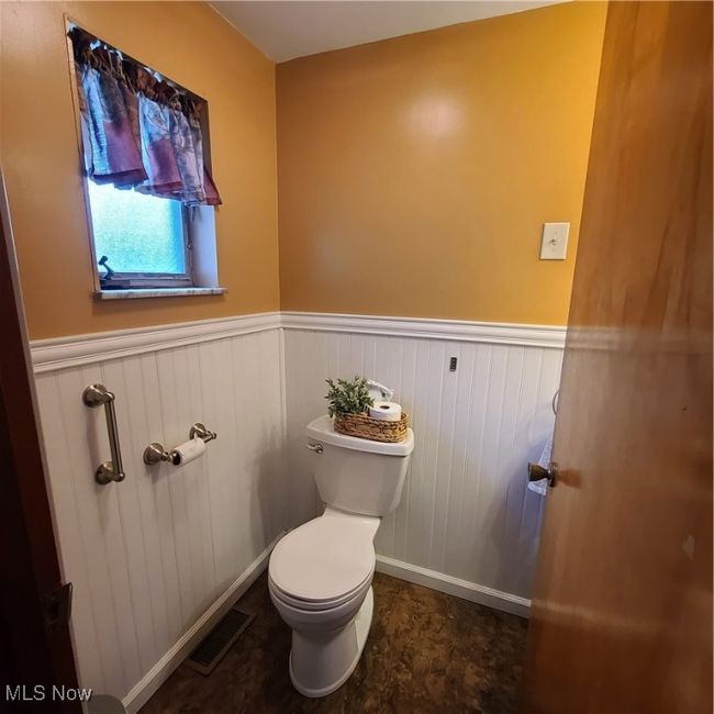 243 Hagan St, House other with 3 bedrooms, 2 bathrooms and null parking in Adena OH | Image 25