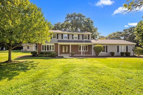 230 Woodland Hills Rd, Batavia, IL, 60510-2828 | Card Image