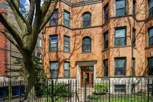 apt-3-908 Grace St, Chicago, IL, 60613-6471 | Card Image