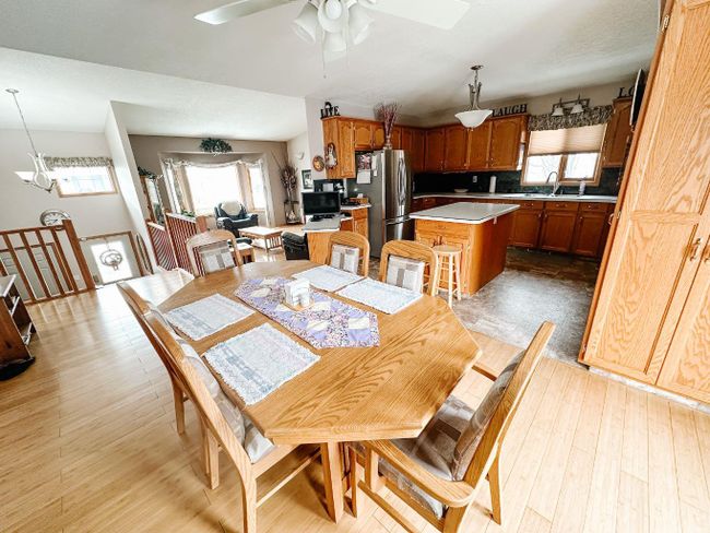 4722 43 Street, Home with 4 bedrooms, 3 bathrooms and 4 parking in Mayerthorpe AB | Image 10