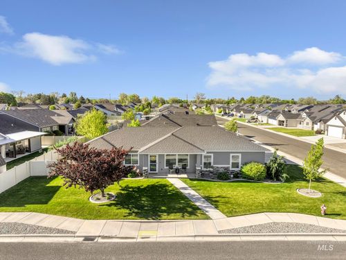 1050 Birchton Loop, Twin Falls, ID, 83301-4790 | Card Image