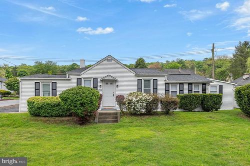 1402 Valley Rd, COATESVILLE, PA, 19320-2725 | Card Image