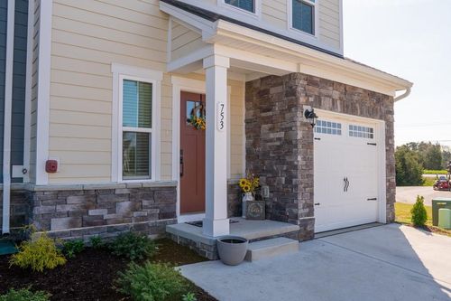 753 Lipizanner Ln, Smyrna, TN, 37167-6319 | Card Image
