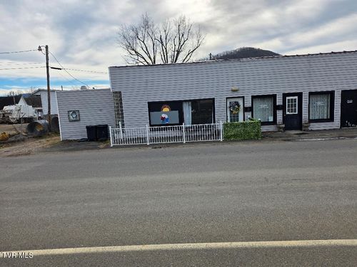 122 W Main St, Mountain City, TN, 37683-1331 | Card Image