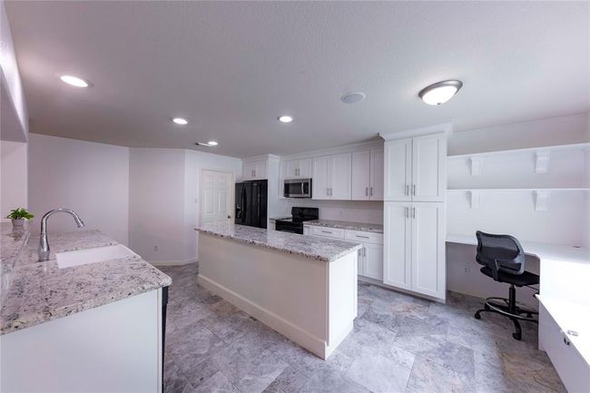 13907 Bonnetbriar Ln, House other with 3 bedrooms, 3 bathrooms and 2 parking in Sugar Land TX | Image 16