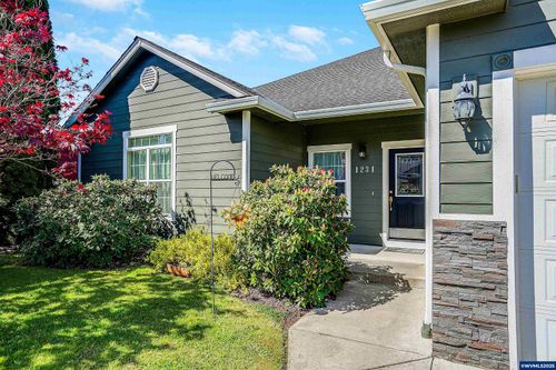 1231 Sw 3rd Av, Mill City, OR, 97360 | Card Image