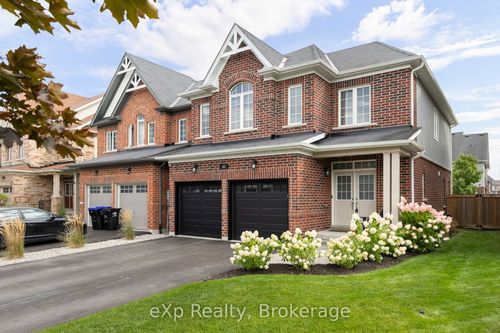 63 Decarolis Cres, Angus, ON, L3W1B4 | Card Image