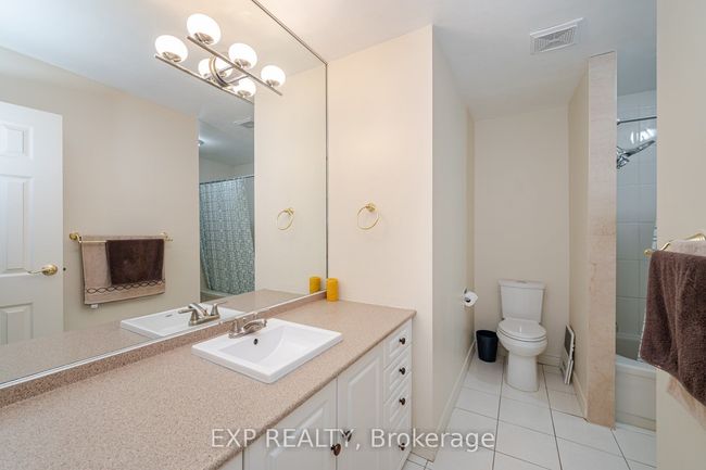 80 - 60 Hanson Rd, Condo with 4 bedrooms, 2 bathrooms and 1 parking in Mississauga ON | Image 21