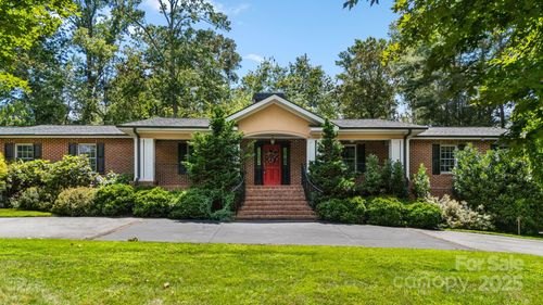 3 Amherst Rd, Asheville, NC, 28803-3007 | Card Image
