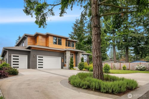 2311 Ne 27th St, Renton, WA, 98056-2234 | Card Image