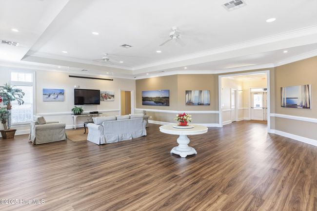 Clubhouse | Image 37