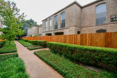 apt-488-4637 Wild Indigo St, Houston, TX, 77027-7068 | Card Image